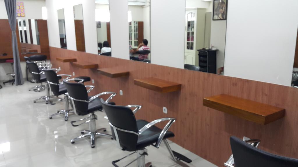 Biz Hotel Ambon Dış mekan fotoğraf