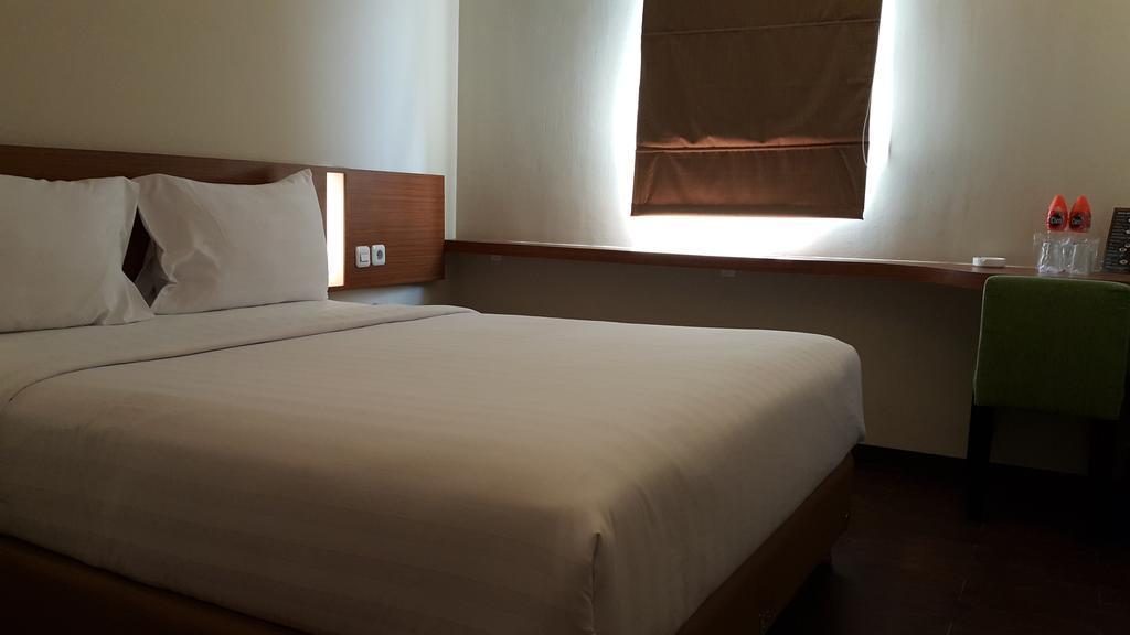Biz Hotel Ambon Dış mekan fotoğraf