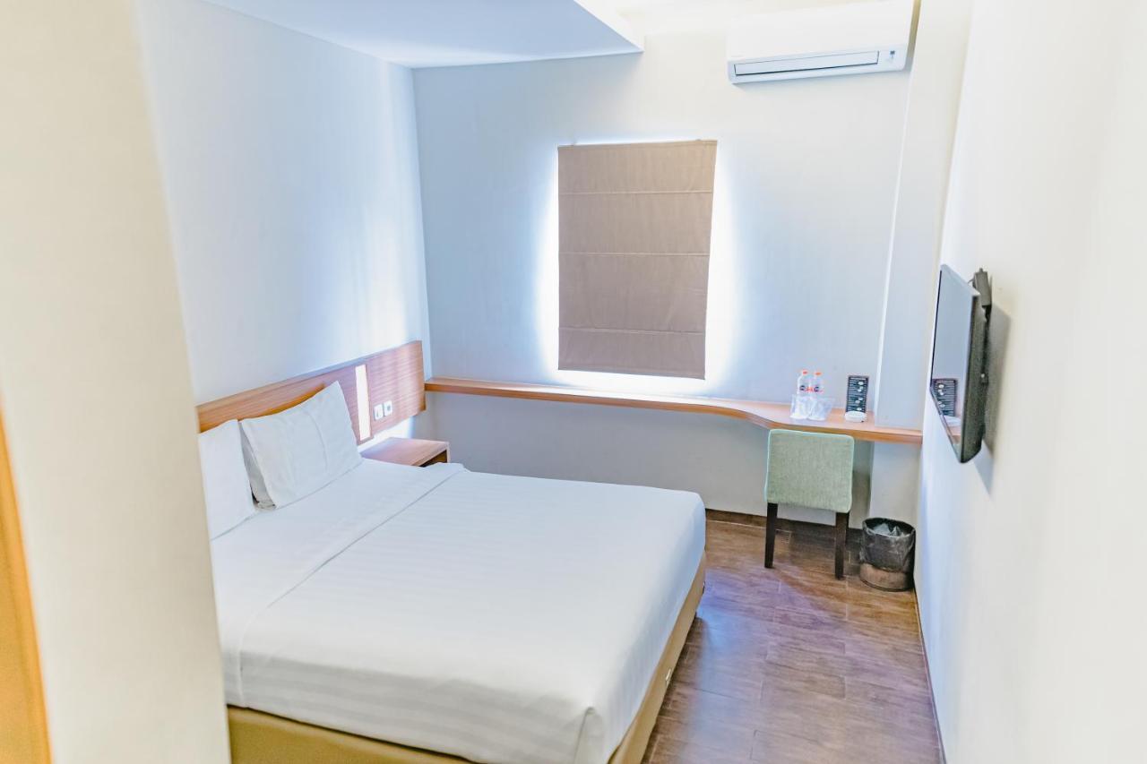 Biz Hotel Ambon Dış mekan fotoğraf
