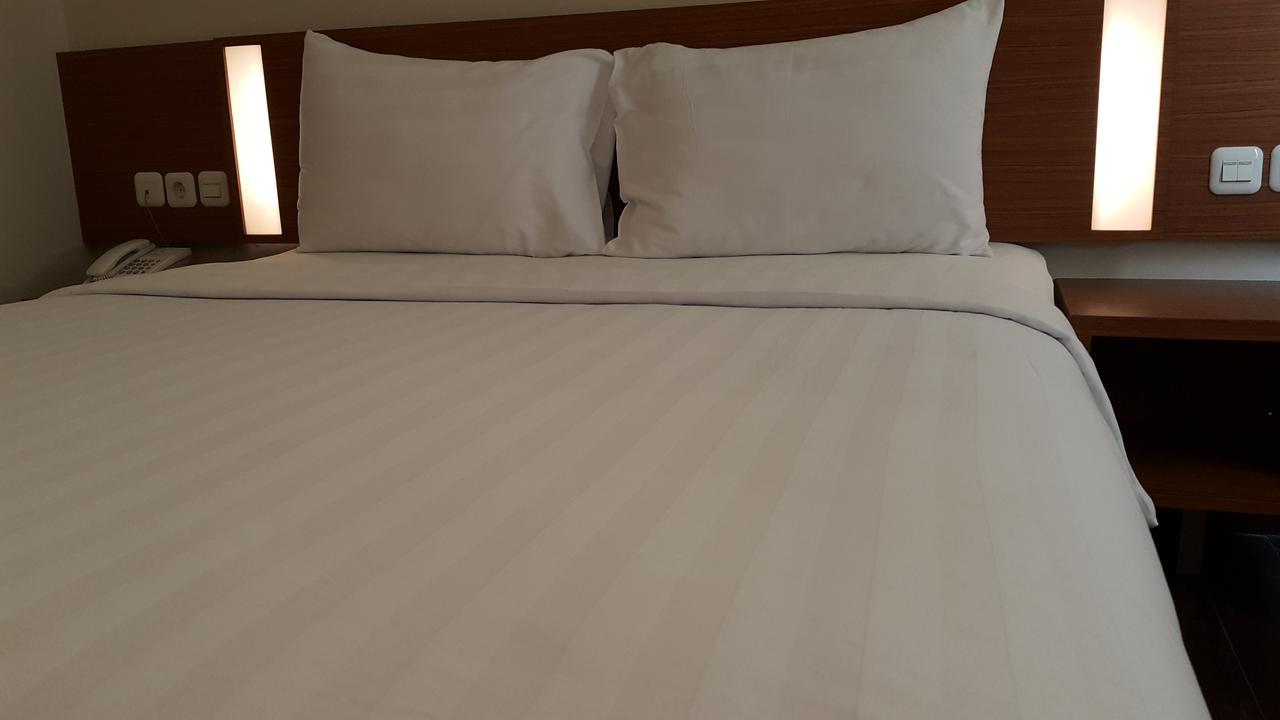 Biz Hotel Ambon Dış mekan fotoğraf