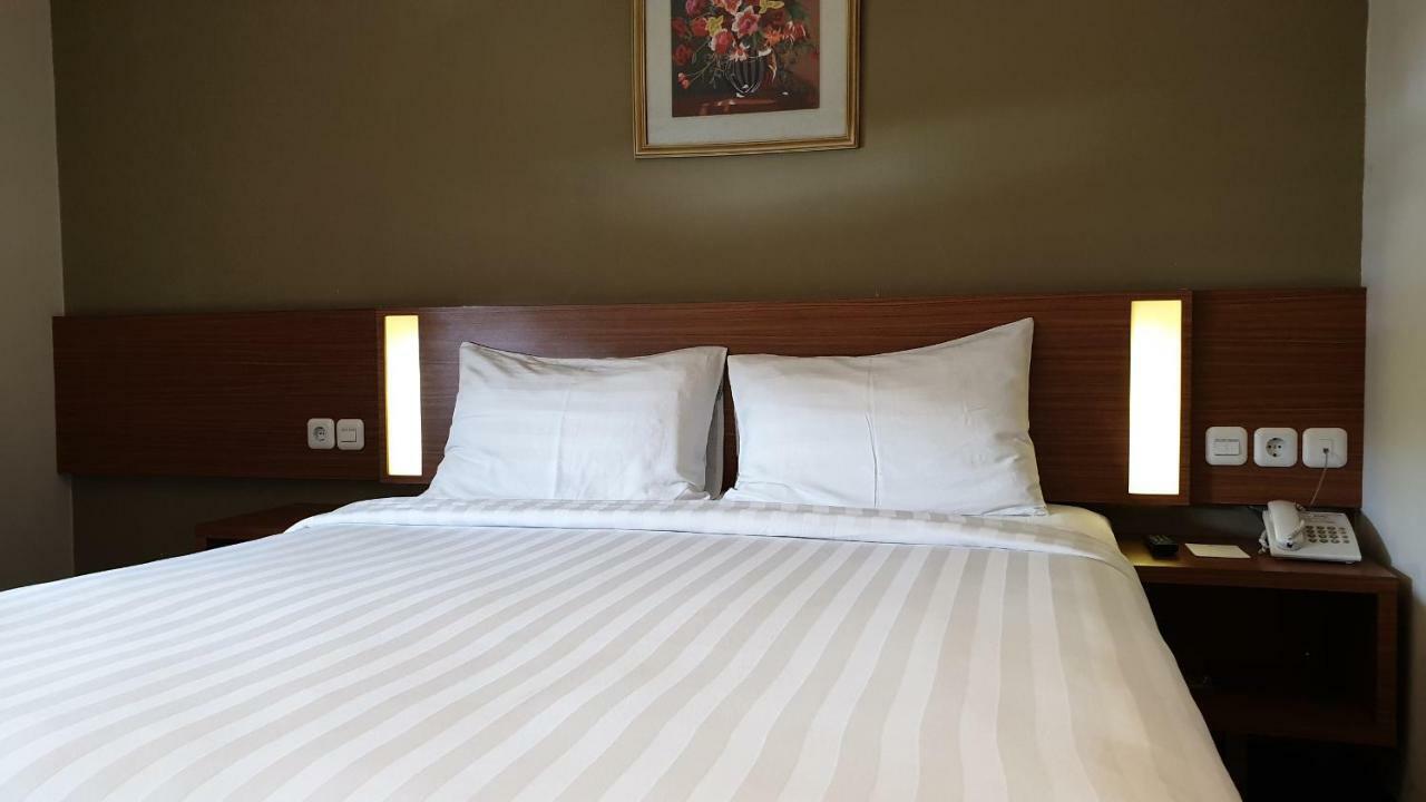 Biz Hotel Ambon Dış mekan fotoğraf