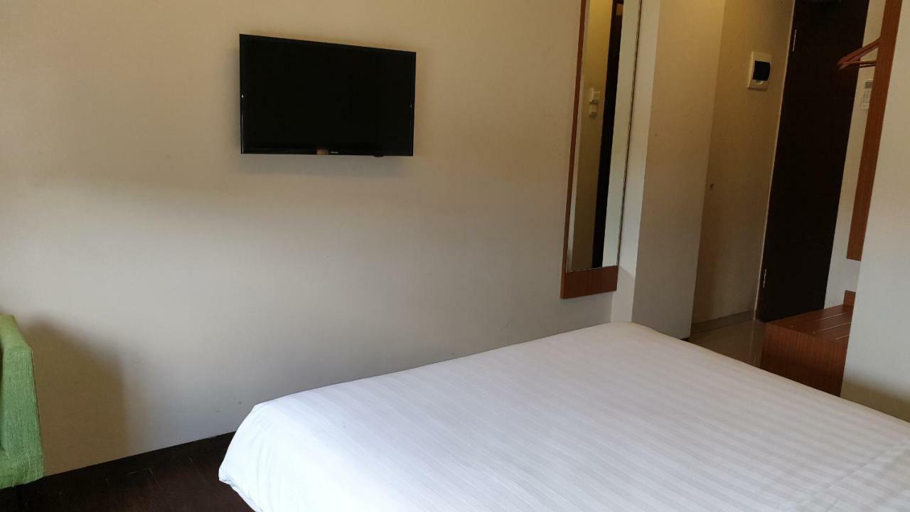 Biz Hotel Ambon Dış mekan fotoğraf