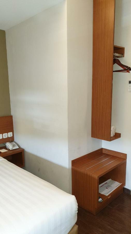 Biz Hotel Ambon Dış mekan fotoğraf