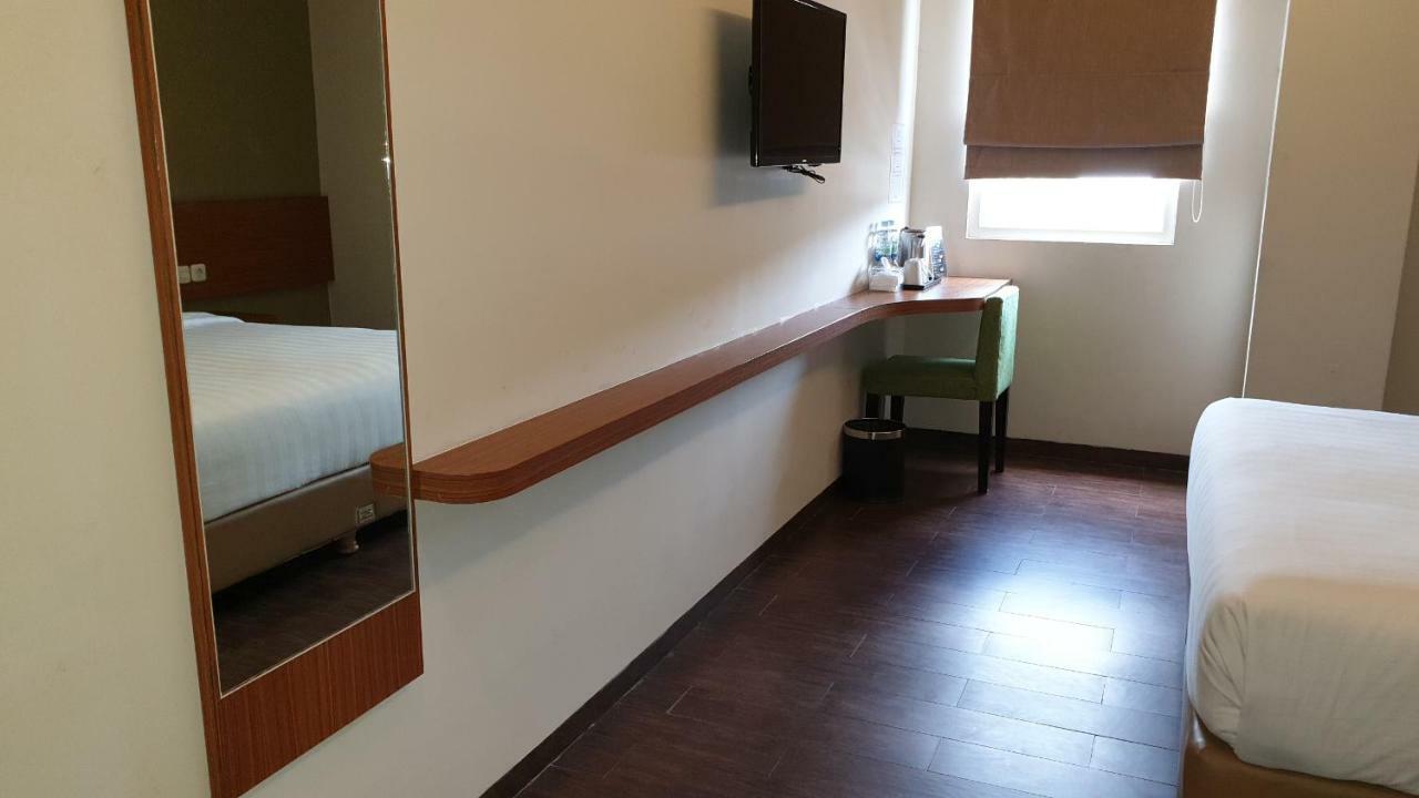 Biz Hotel Ambon Dış mekan fotoğraf